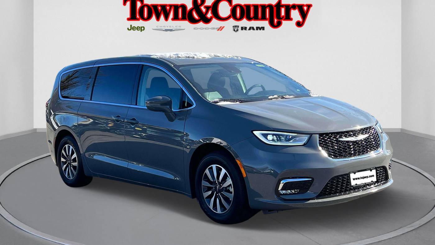 2022 Chrysler Pacifica Hybrid Touring L