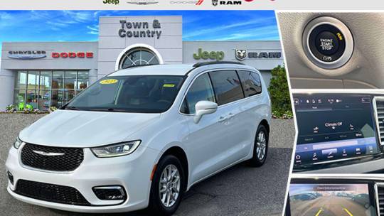 2022 Chrysler Pacifica Touring L — Minivan — 59,916 mi — Levittown, NY