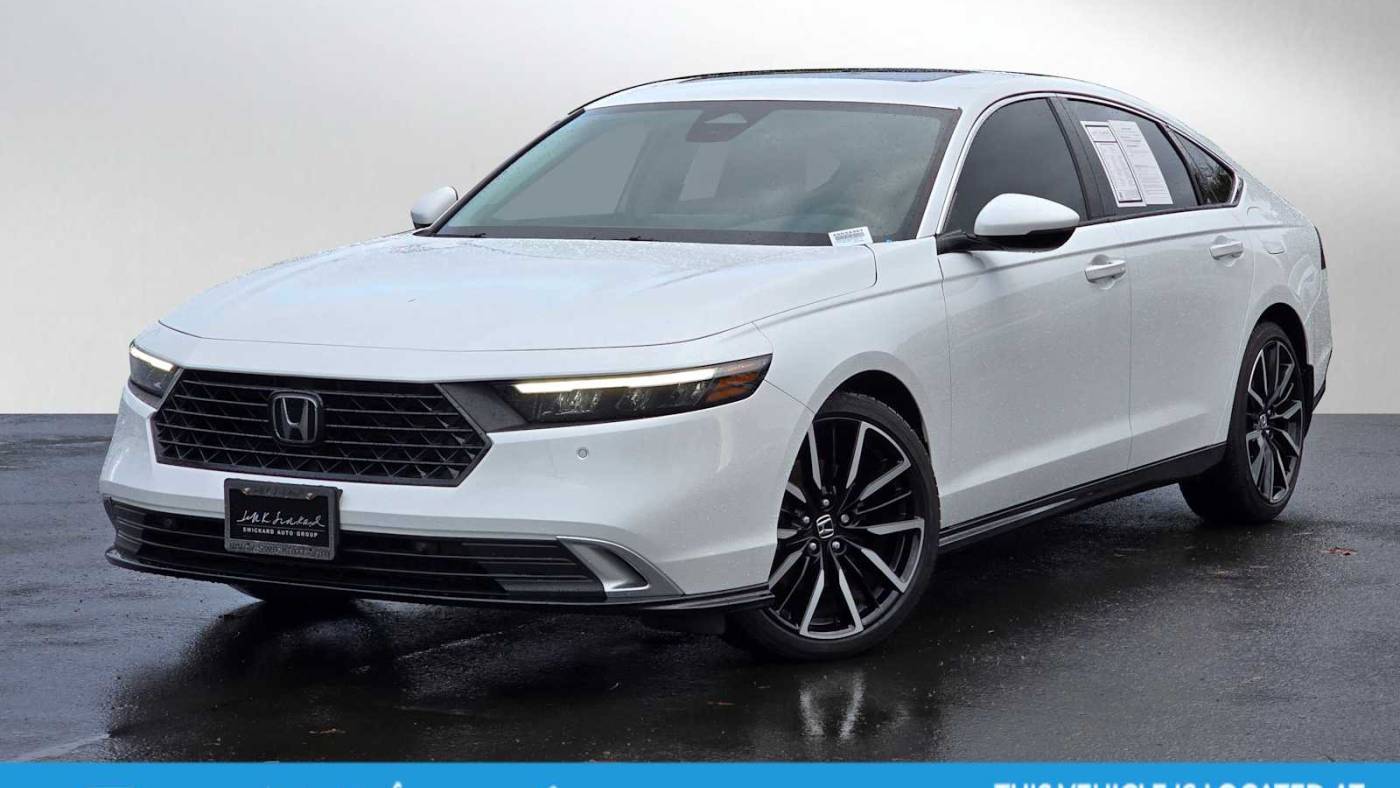 2023 Honda Accord Hybrid Touring — Sedan — 8,772 mi — Gladstone, OR