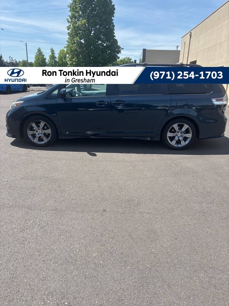 2012 Toyota Sienna SE — Minivan — 126,455 mi — Gresham, OR