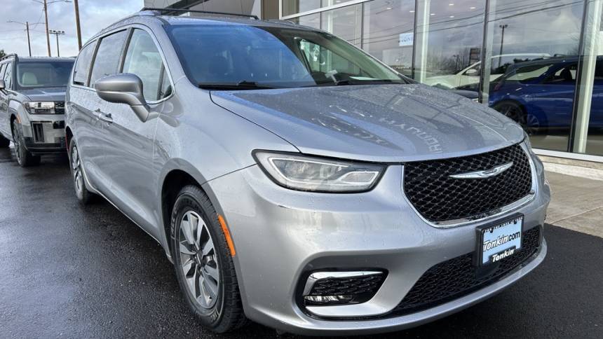 2021 Chrysler Pacifica Touring L — Minivan — 82,802 mi — Gresham, OR