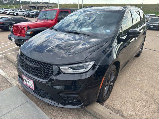 2021 Chrysler Pacifica Touring L — Minivan — 111,668 mi — Fort Worth, TX