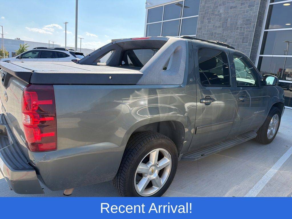 2011 Chevrolet Avalanche LT — Pickup Truck — 102,208 mi — Fort Worth, TX