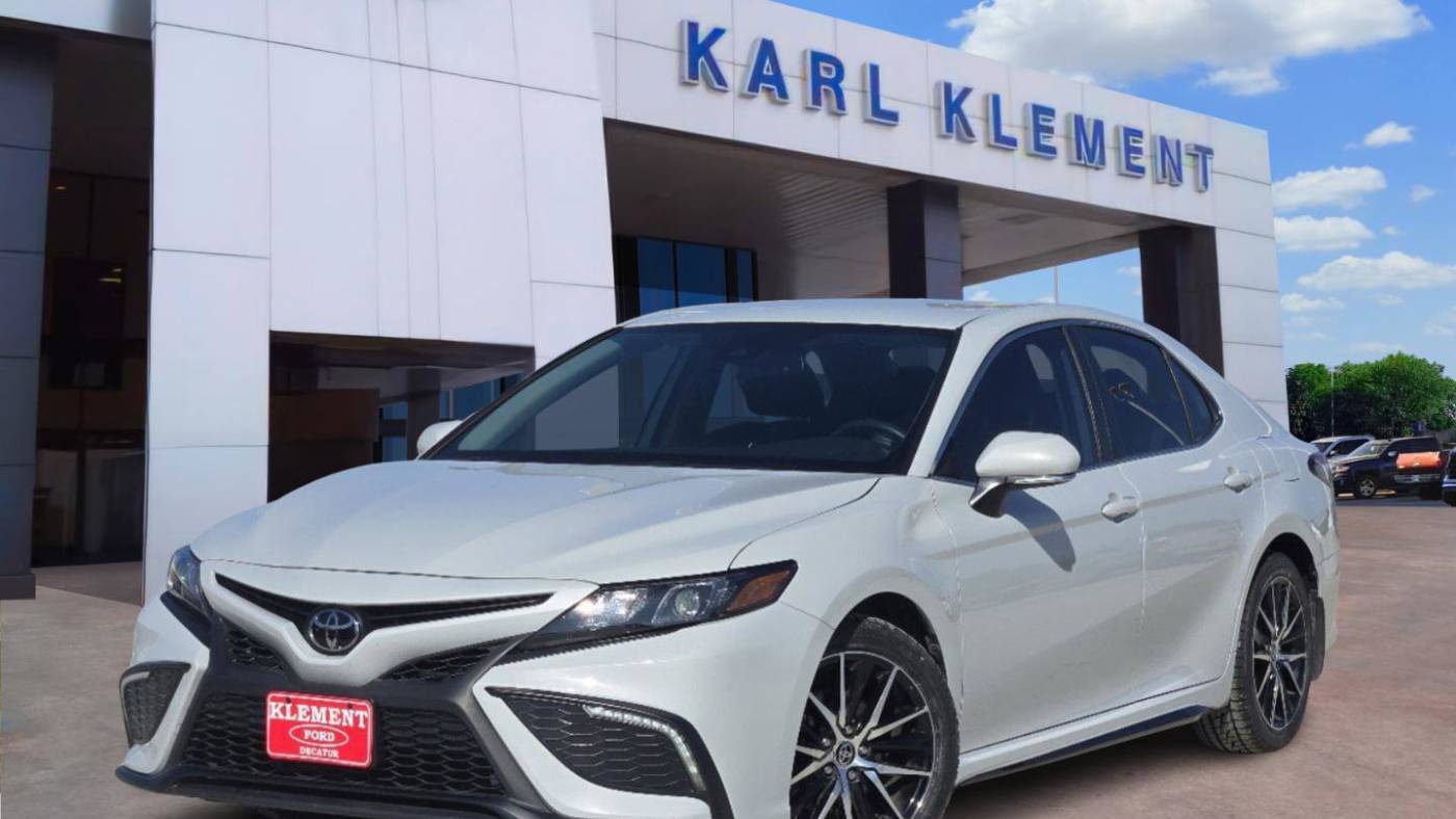 2023 Toyota Camry SE — Sedan — 33,239 mi — Decatur, TX