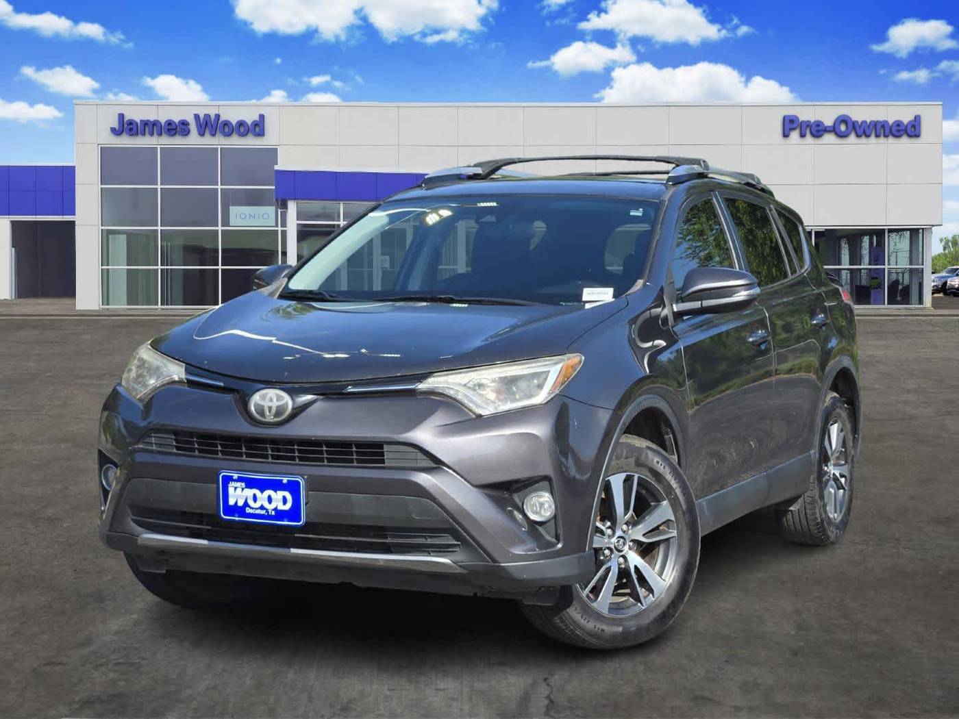 2017 Toyota RAV4 XLE — SUV — 136,827 mi — Decatur, TX