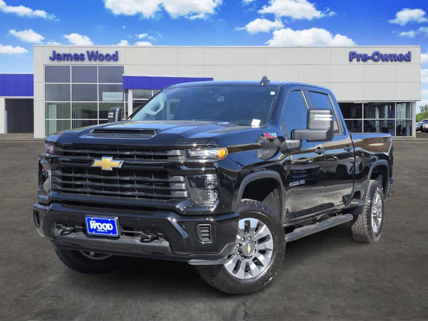 2024 Chevrolet Silverado 2500HD Custom — Pickup Truck — 15,999 mi — Decatur, TX