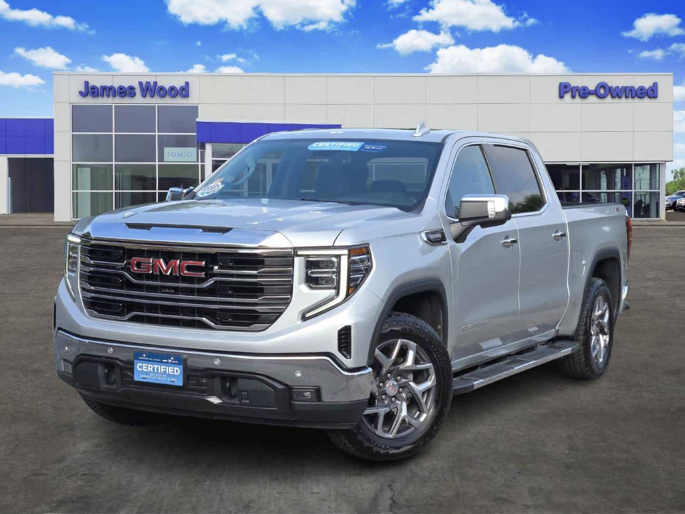 2022 GMC Sierra 1500 SLT — Pickup Truck — 58,660 mi — Decatur, TX