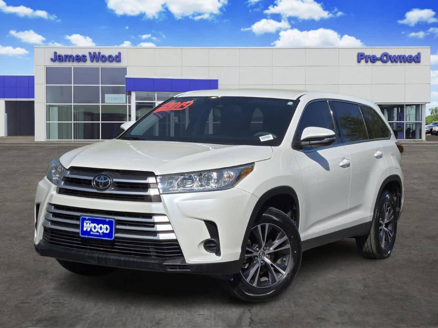 2019 Toyota Highlander LE V6 — SUV — 30,309 mi — Decatur, TX