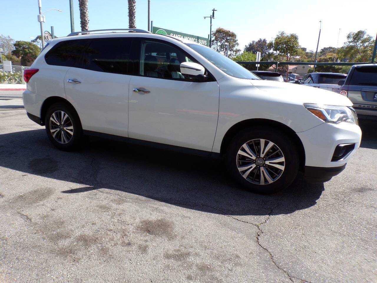 2019 Nissan Pathfinder SL — SUV — 62,626 mi — Santa Monica, CA