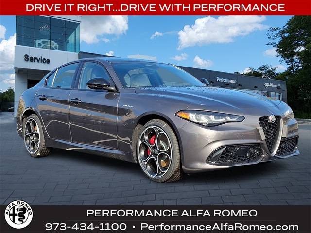 2025 Alfa Romeo Giulia Sprint — Sedan — 4,043 mi — Whippany, NJ