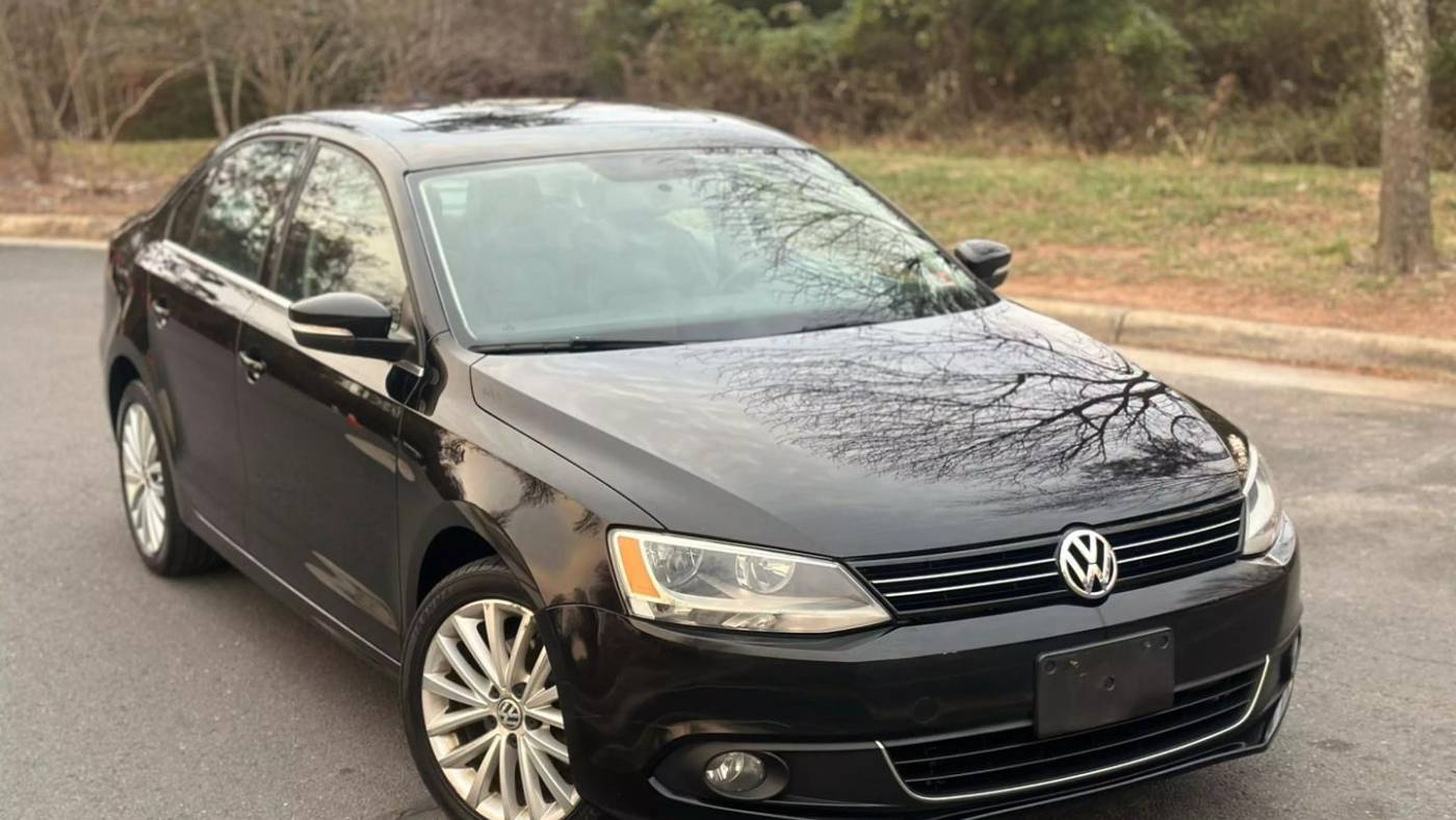 2013 Volkswagen Jetta SEL — Sedan — 114,975 mi — Chantilly, VA