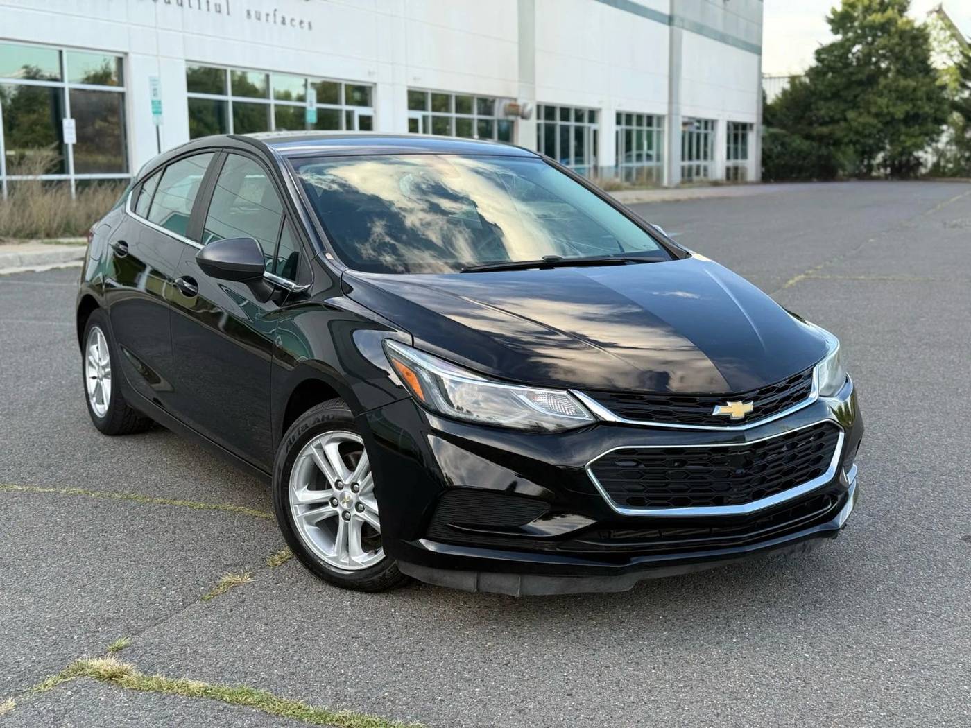 2017 Chevrolet Cruze LT — Hatchback — 85,233 mi — Chantilly, VA