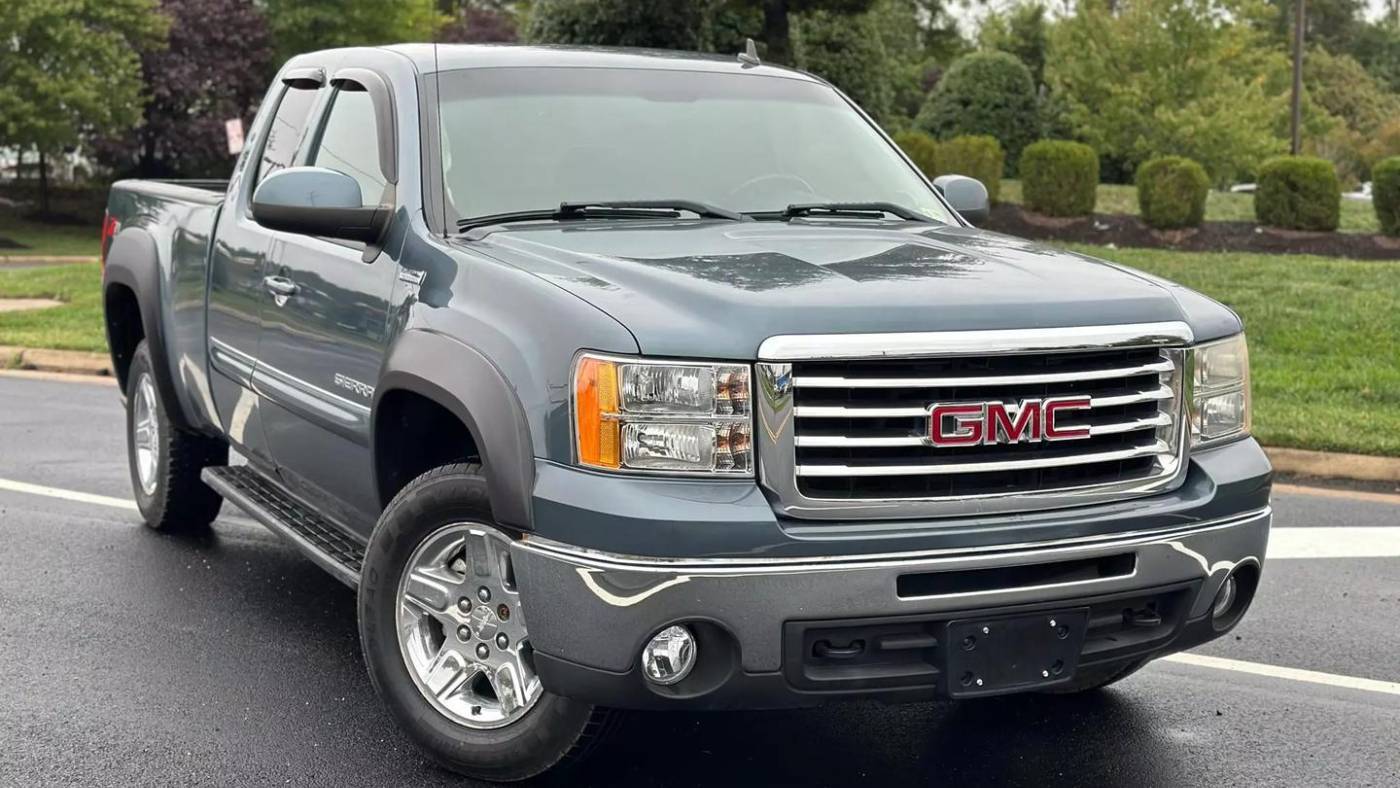 2011 GMC Sierra 1500 SLT — Pickup Truck — 110,497 mi — Chantilly, VA