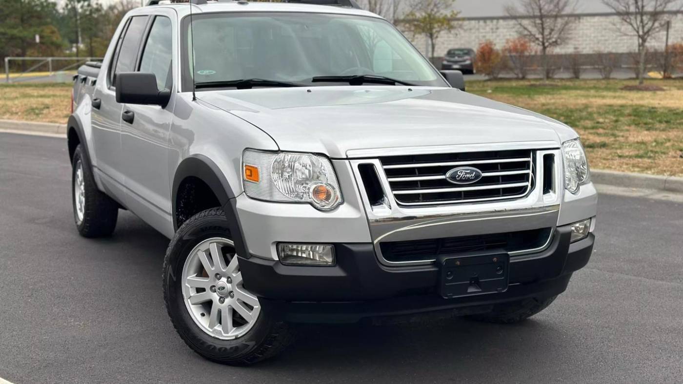 2010 Ford Explorer Sport Trac XLT — Pickup Truck — 106,764 mi — Chantilly, VA