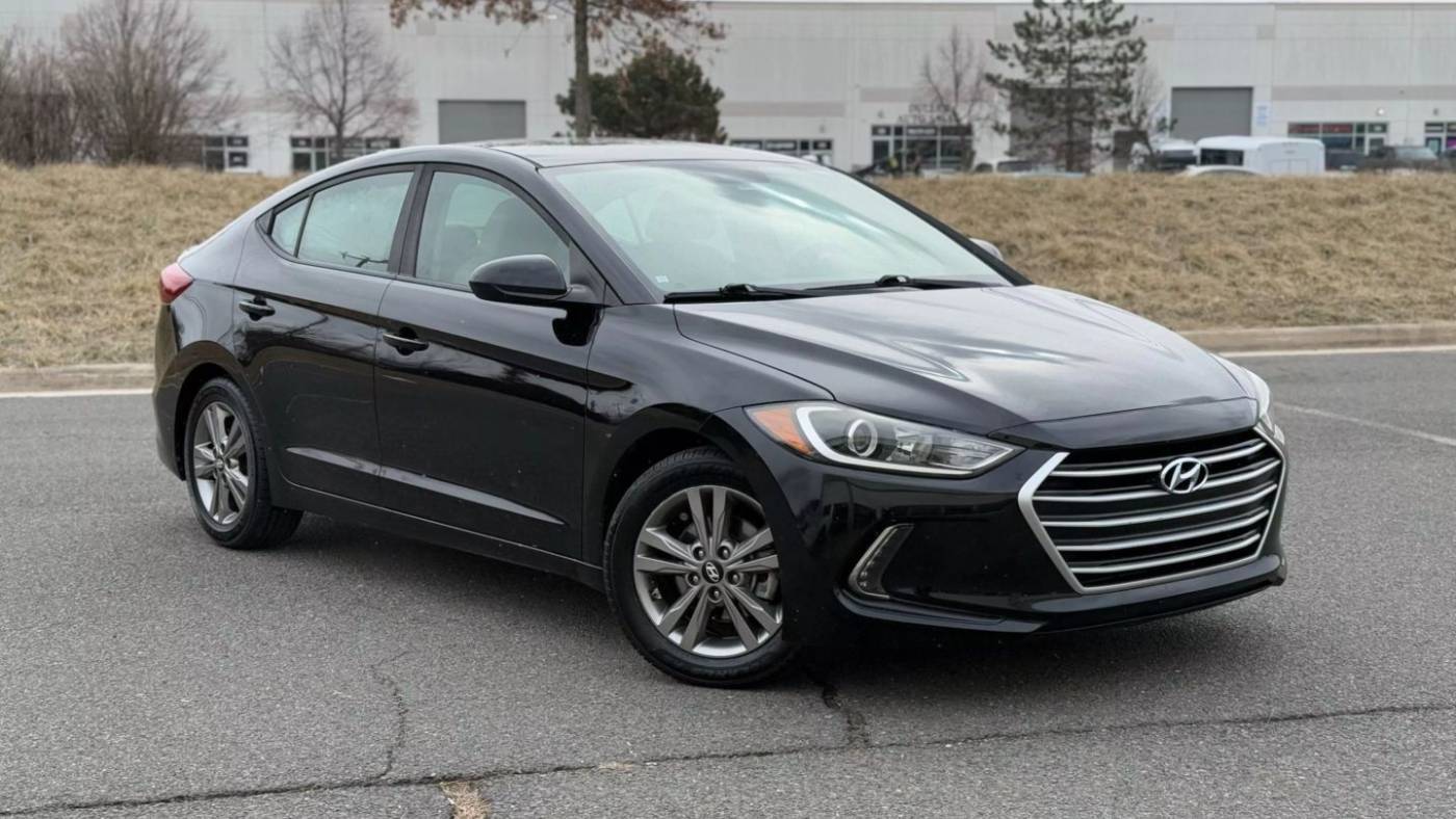 2017 Hyundai Elantra SE — Sedan — 135,468 mi — Chantilly, VA