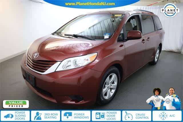 2015 Toyota Sienna LE — Minivan — 104,336 mi — Union, NJ