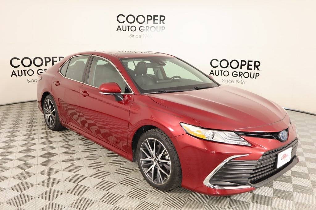 2022 Toyota Camry Hybrid XLE — Sedan — 58,561 mi — Yukon, OK