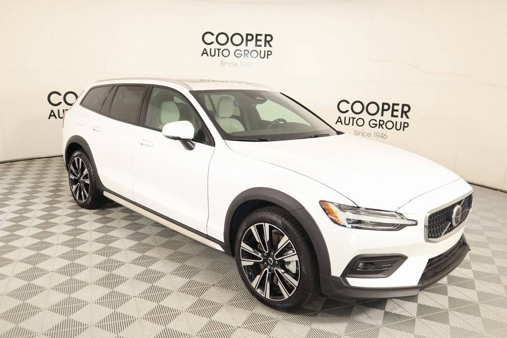 2025 Volvo V60 Cross Country Ultra — Wagon — 1,861 mi — Yukon, OK