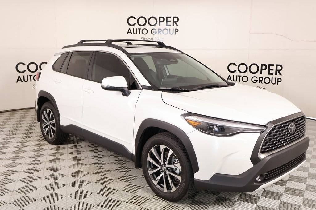 2024 Toyota Corolla Cross XLE — SUV — 2,497 mi — Yukon, OK