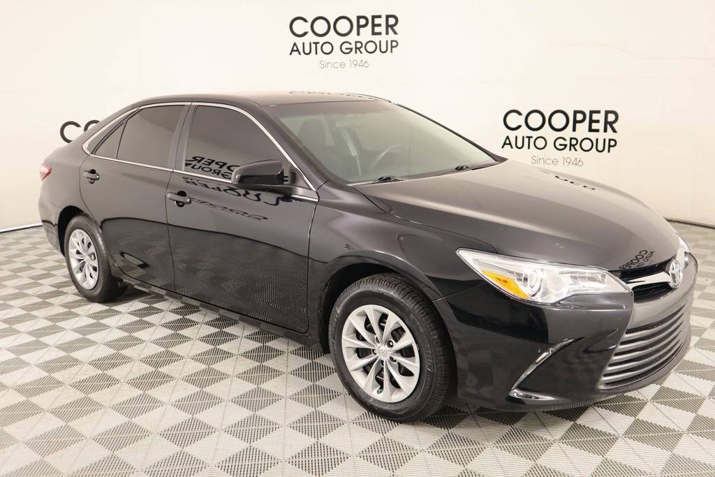 2017 Toyota Camry XLE — Sedan — 15,273 mi — Yukon, OK