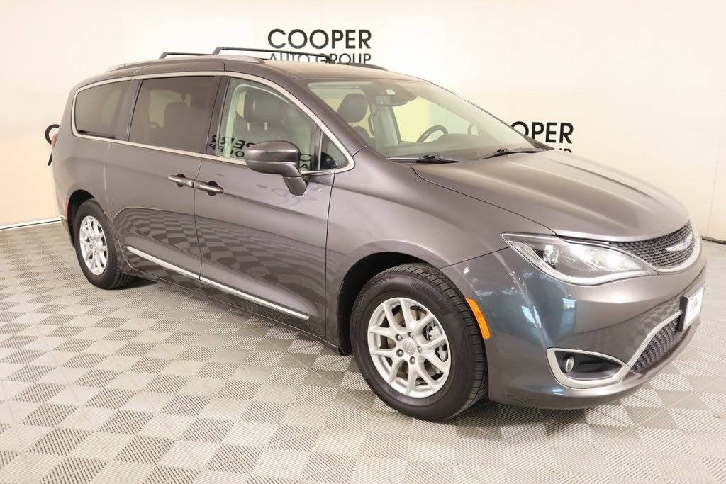 2020 Chrysler Pacifica Touring L — Minivan — 93,665 mi — Yukon, OK