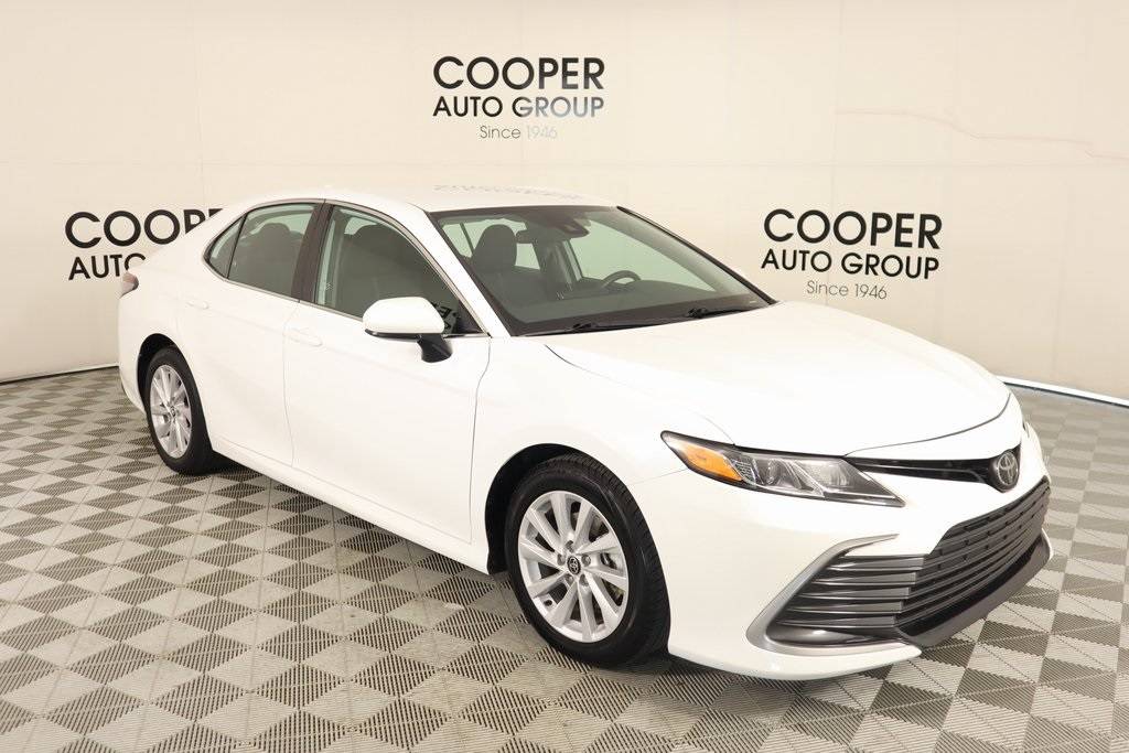 2023 Toyota Camry LE — Sedan — 29,613 mi — Yukon, OK