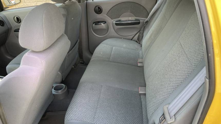 2005 chevy aveo seat covers