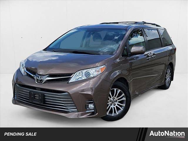 2020 Toyota Sienna XLE — Minivan — 26,091 mi — Houston, TX