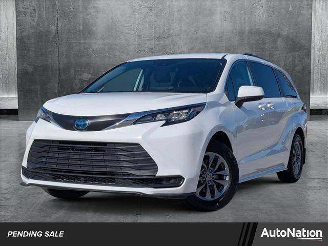 2022 Toyota Sienna LE — Minivan — 64,438 mi — Houston, TX