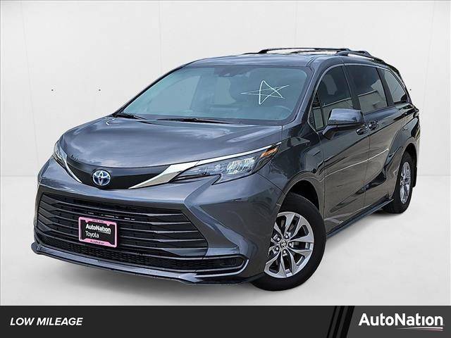 2025 Toyota Sienna LE — Minivan — 402 mi — Houston, TX