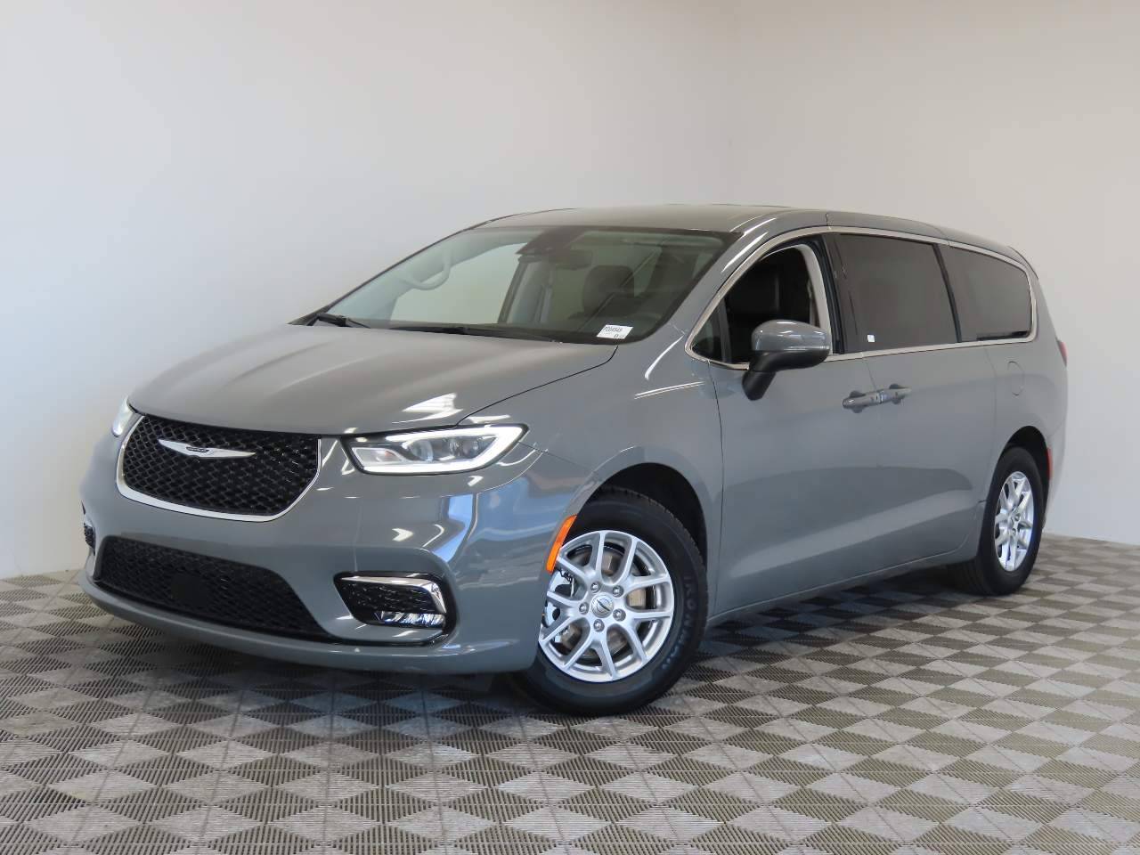 2023 Chrysler Pacifica Touring L — Minivan — 57,142 mi — Tucson, AZ