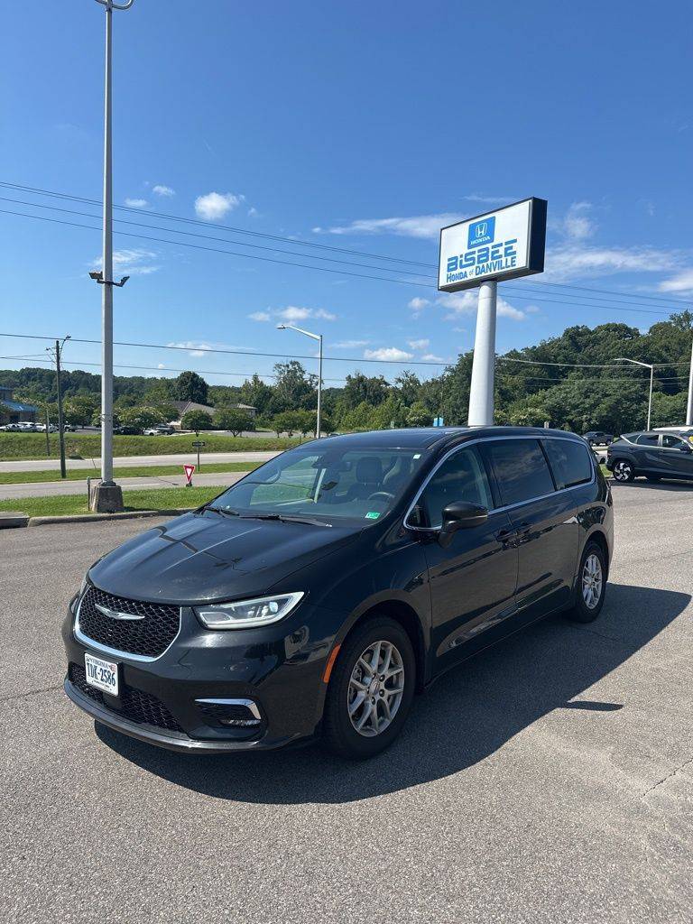 2023 Chrysler Pacifica Touring L — Minivan — 60,823 mi — Danville, VA