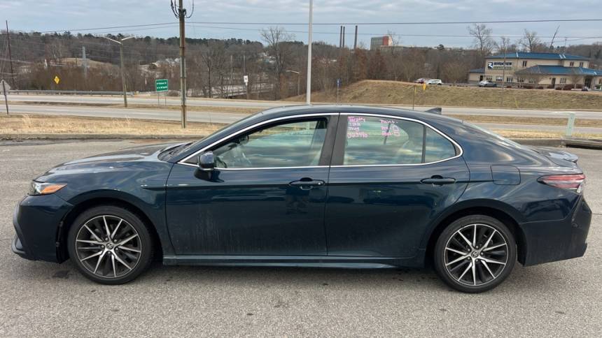 2021 Toyota Camry SE — Sedan — 30,955 mi — Danville, VA