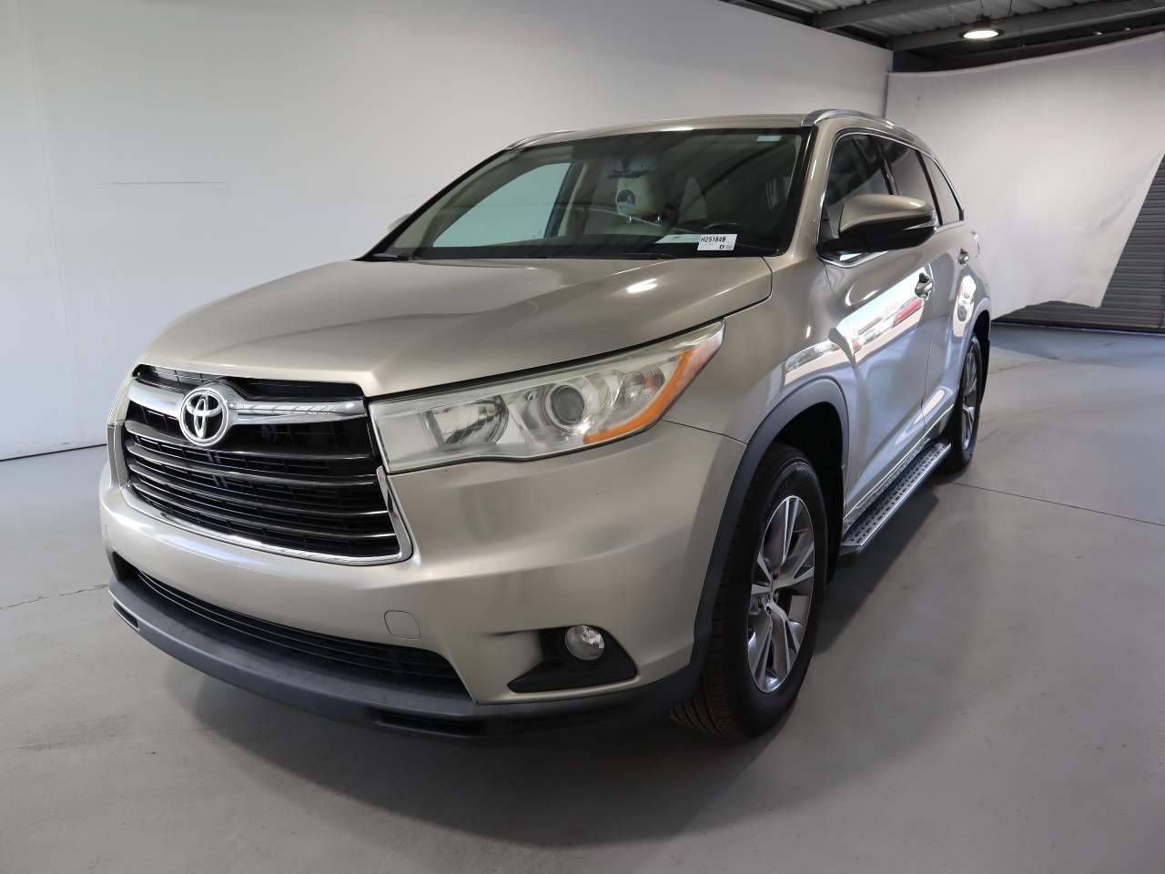 2014 Toyota Highlander XLE — SUV — 109,931 mi — Phoenix, AZ