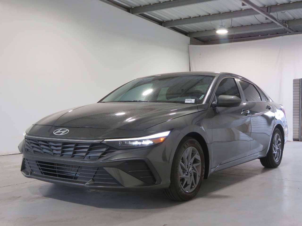2024 Hyundai Elantra SEL — Sedan — 19,156 mi — Phoenix, AZ