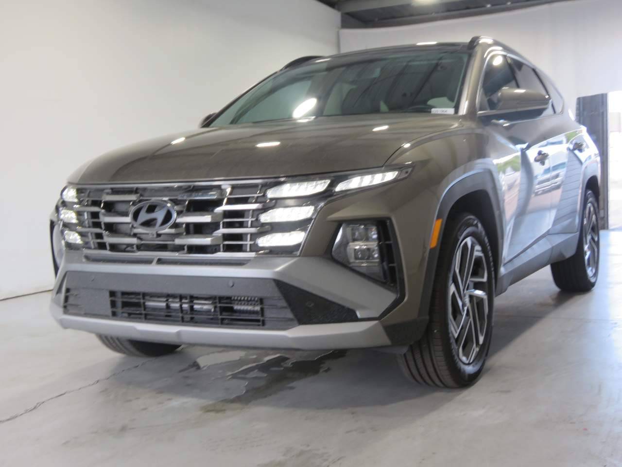 2025 Hyundai Tucson Hybrid Limited — SUV — 15,751 mi — Phoenix, AZ