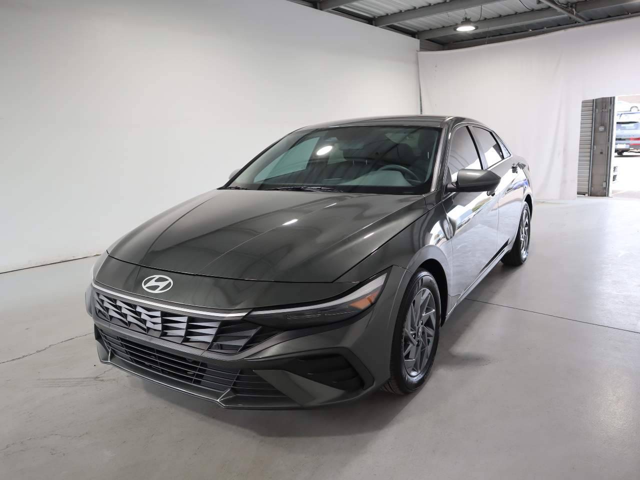2024 Hyundai Elantra Hybrid Blue — Sedan — 4,365 mi — Phoenix, AZ