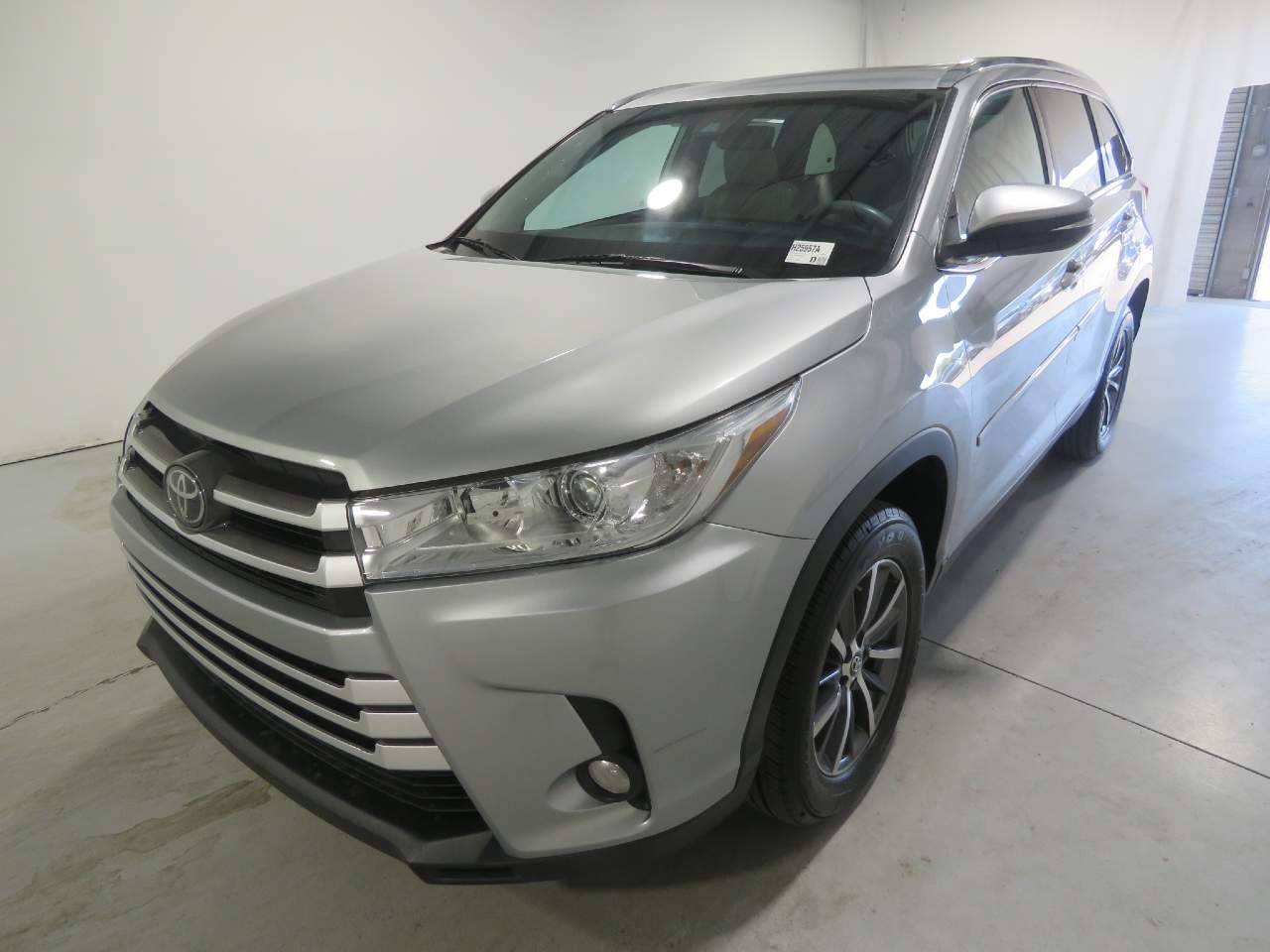 2019 Toyota Highlander XLE — SUV — 63,189 mi — Phoenix, AZ