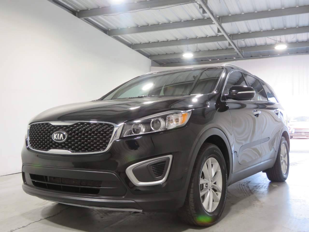 2016 Kia Sorento LX V6 — SUV — 83,783 mi — Phoenix, AZ