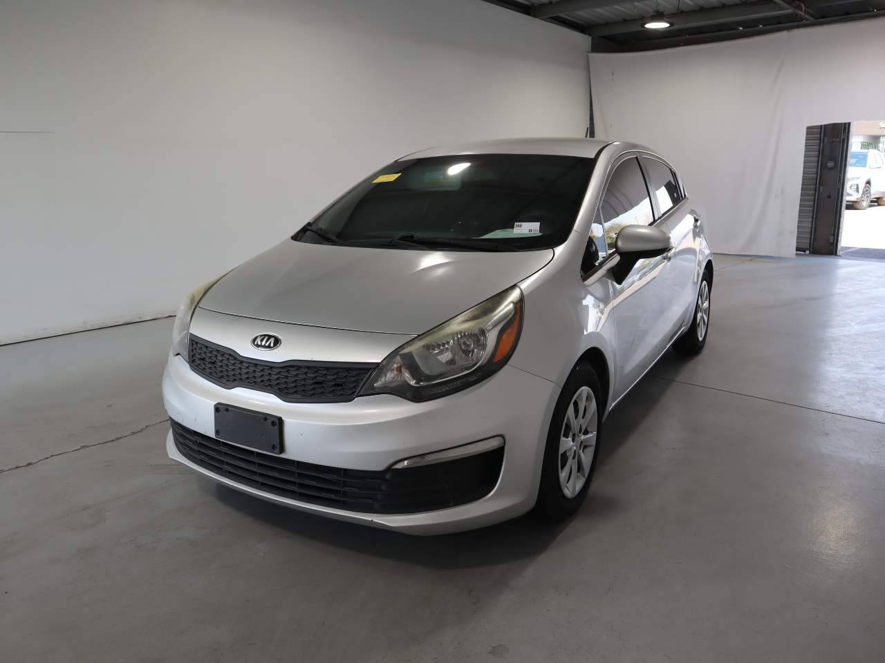 2016 Kia Rio LX — Sedan — 136,555 mi — Phoenix, AZ