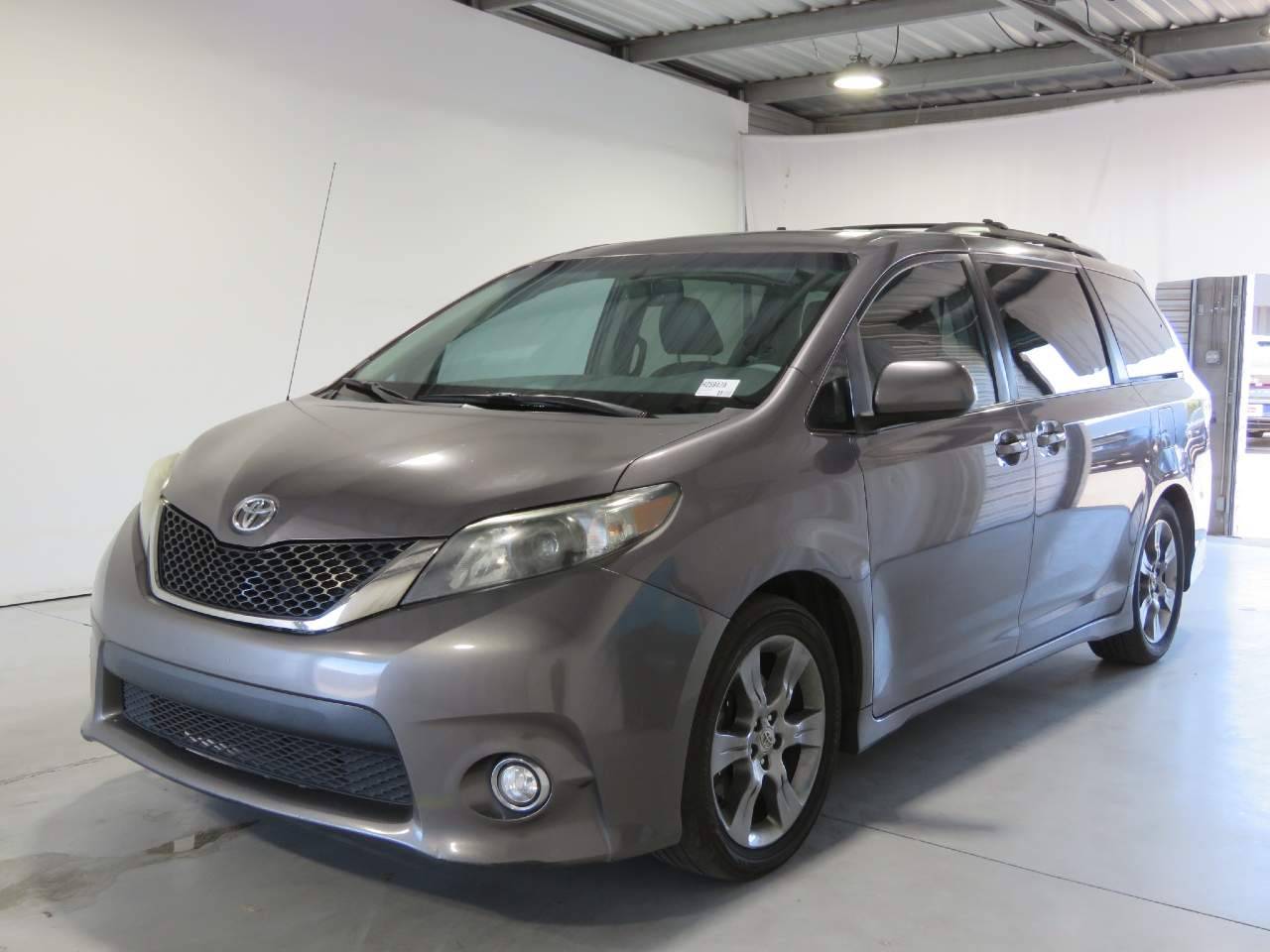 2012 Toyota Sienna SE — Minivan — 141,893 mi — Phoenix, AZ
