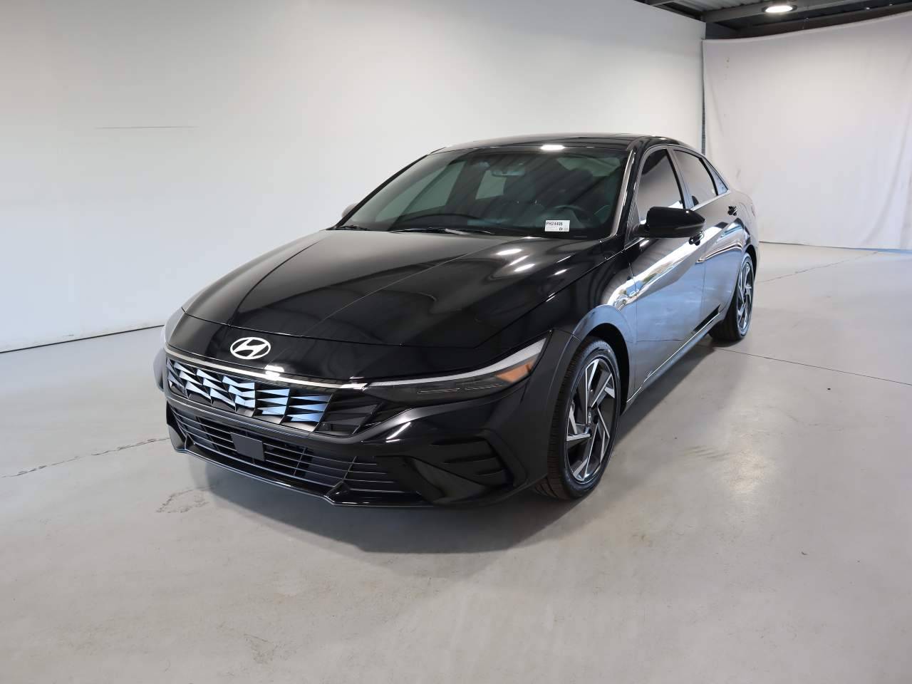 2024 Hyundai Elantra Hybrid Limited — Sedan — 5,065 mi — Phoenix, AZ