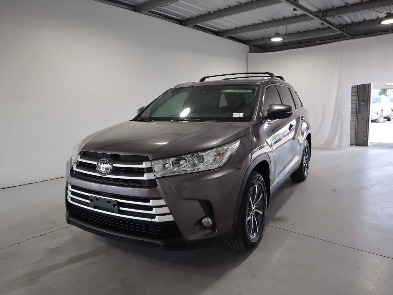 2019 Toyota Highlander SE V6 — SUV — 45,192 mi — Phoenix, AZ