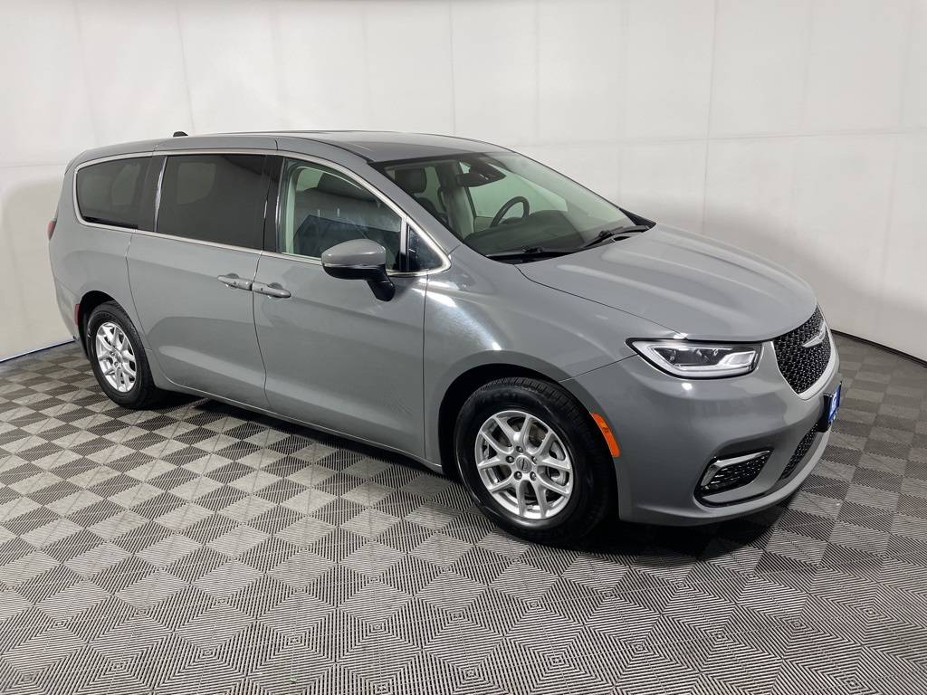 2023 Chrysler Pacifica Touring L — Minivan — 73,154 mi — Twin Falls, ID