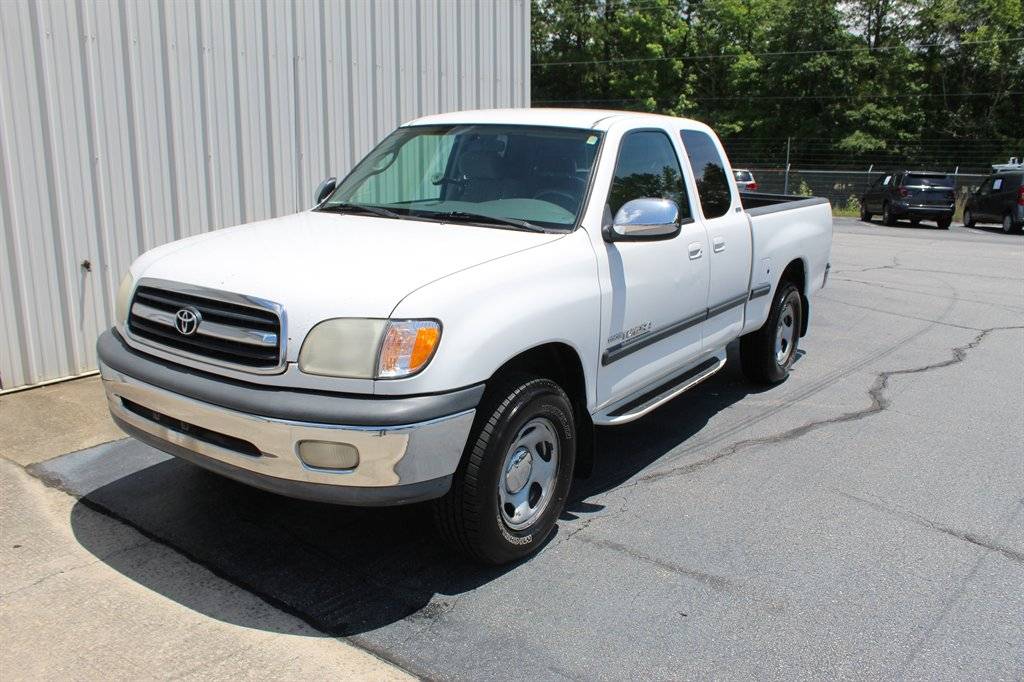 2000 Toyota Tundra SR5 — Pickup Truck — 211,095 mi — Fuquay-Varina, NC