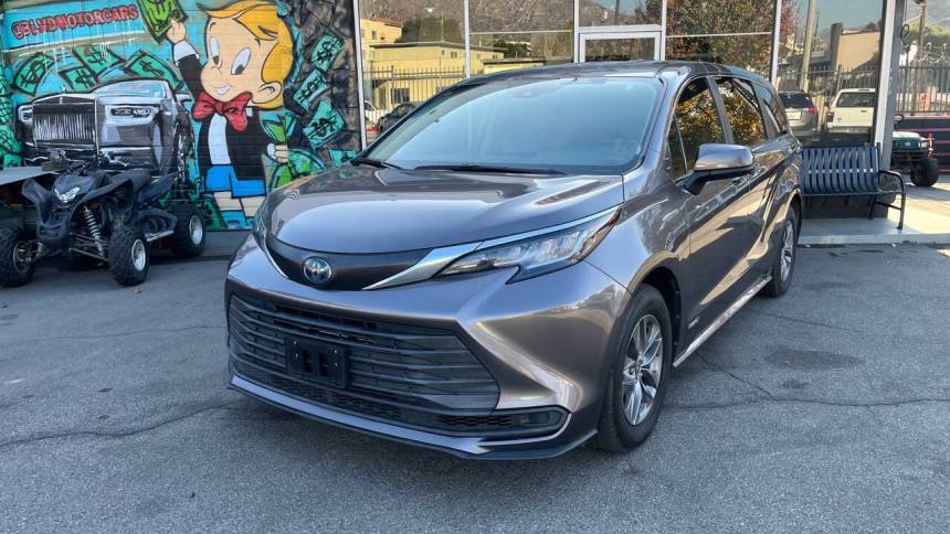 2021 Toyota Sienna LE — Minivan — 118,349 mi — Tujunga, CA