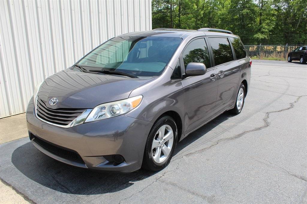 2015 Toyota Sienna LE — Minivan — 218,790 mi — Fuquay Varina, NC