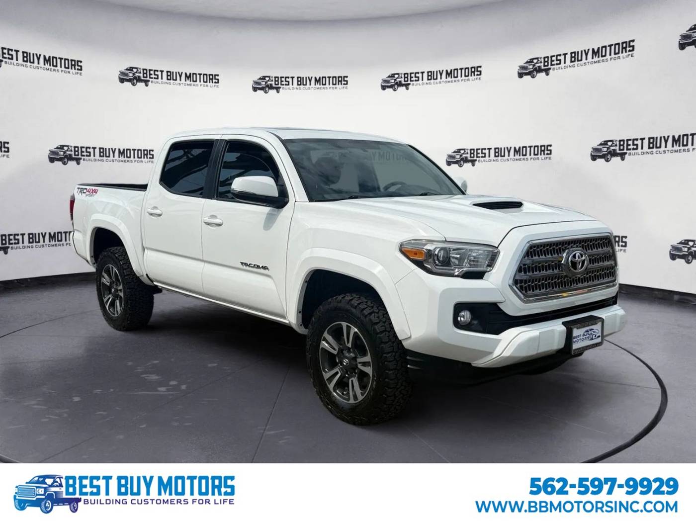 2017 Toyota Tacoma TRD Sport — Pickup Truck — 95,667 mi — Signal Hill, CA