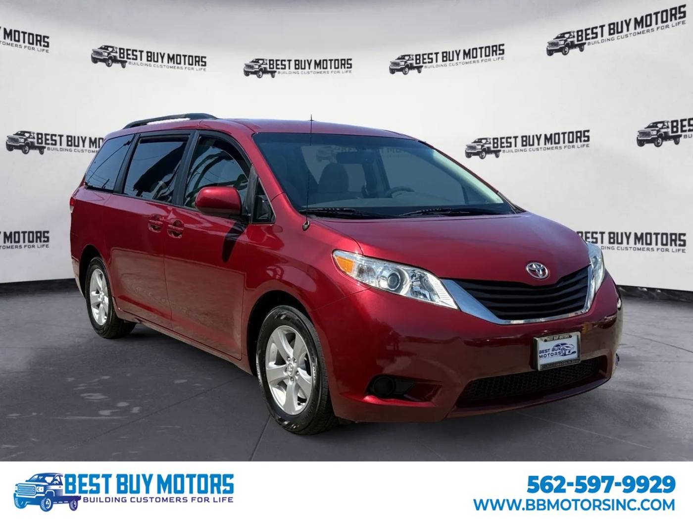 2011 Toyota Sienna LE — Minivan — 43,073 mi — Signal Hill, CA