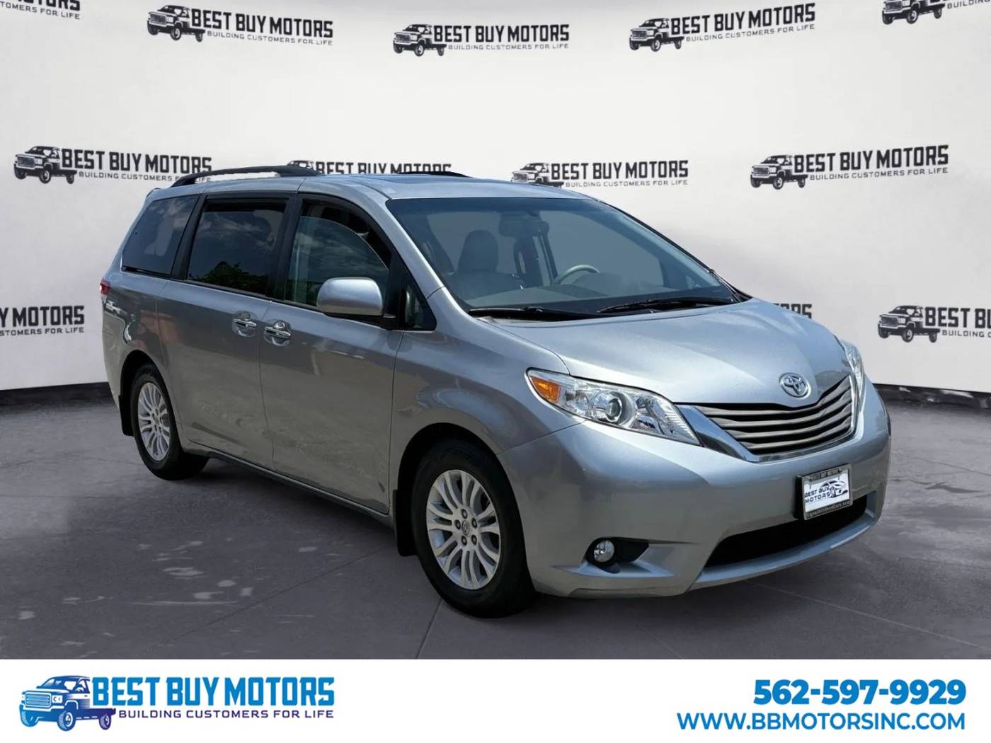 2011 Toyota Sienna XLE — Minivan — 117,625 mi — Signal Hill, CA